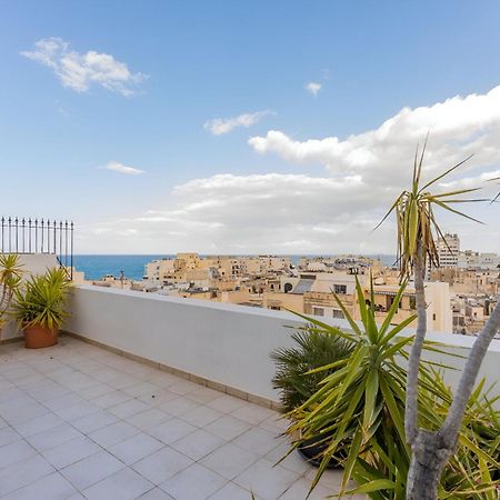 Appartamento Stunning - Seaview Penthouse 3-Bed + Parking Sliema Esterno foto