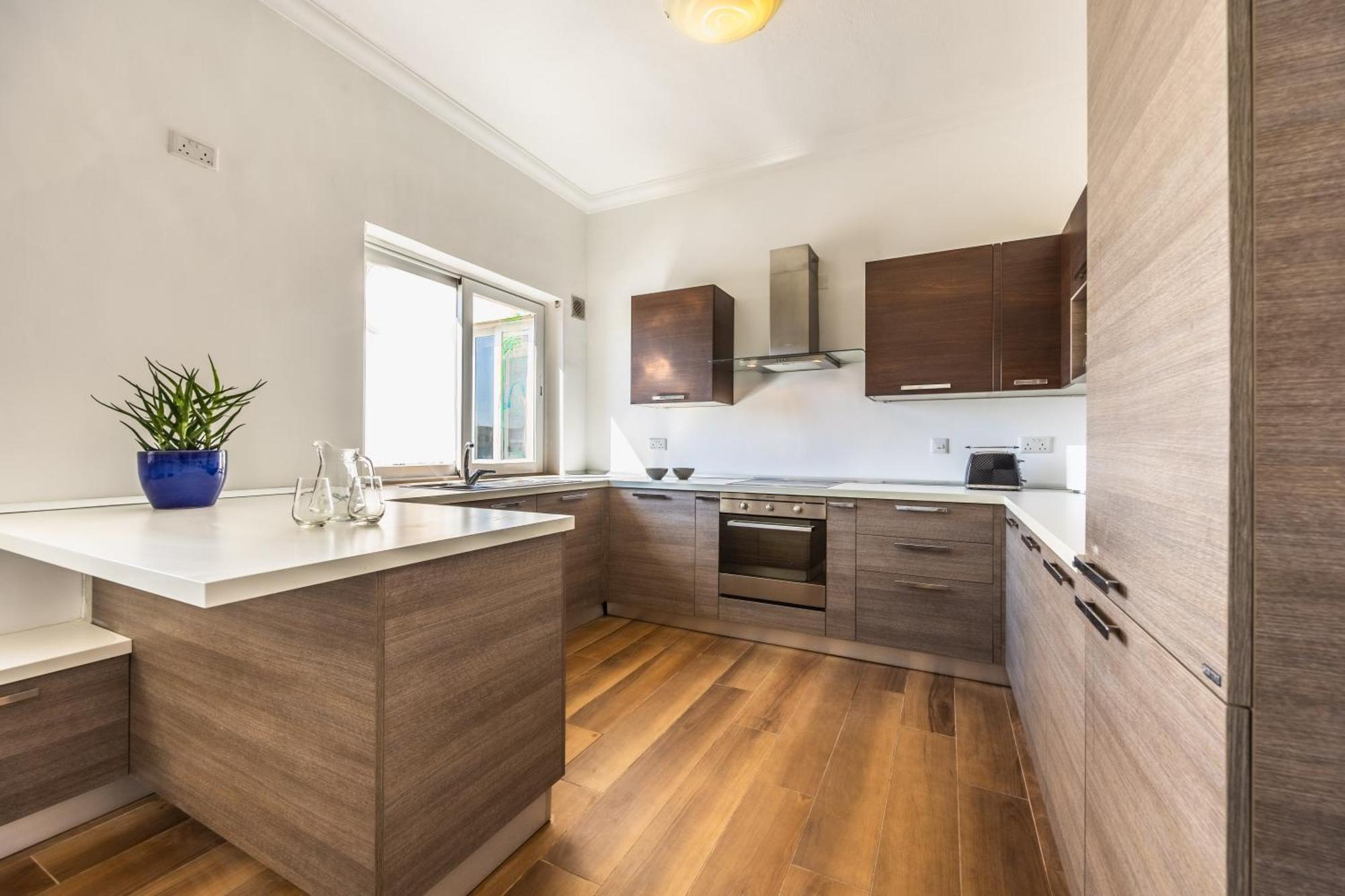 Appartamento Stunning - Seaview Penthouse 3-Bed + Parking Sliema Esterno foto