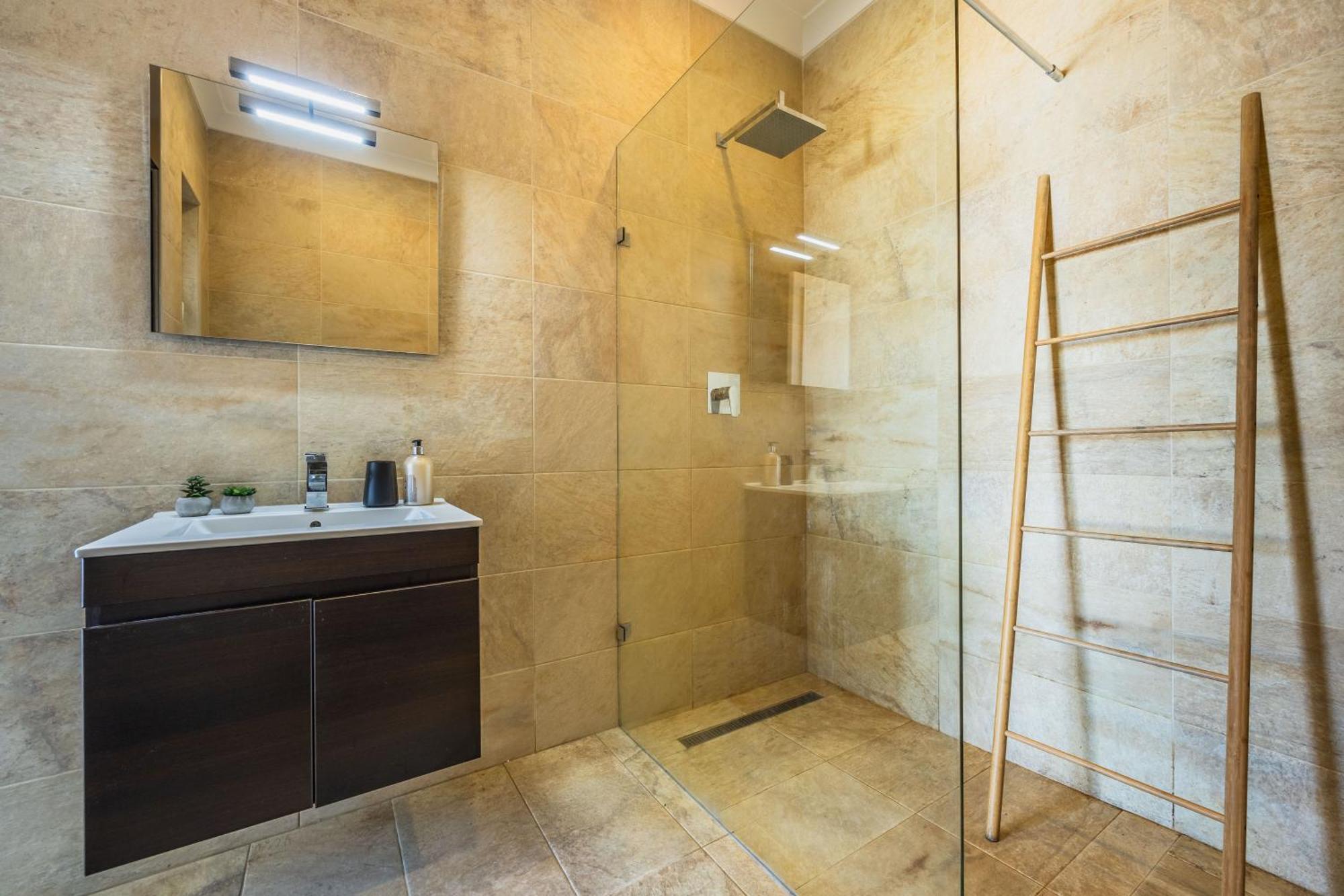 Appartamento Stunning - Seaview Penthouse 3-Bed + Parking Sliema Esterno foto
