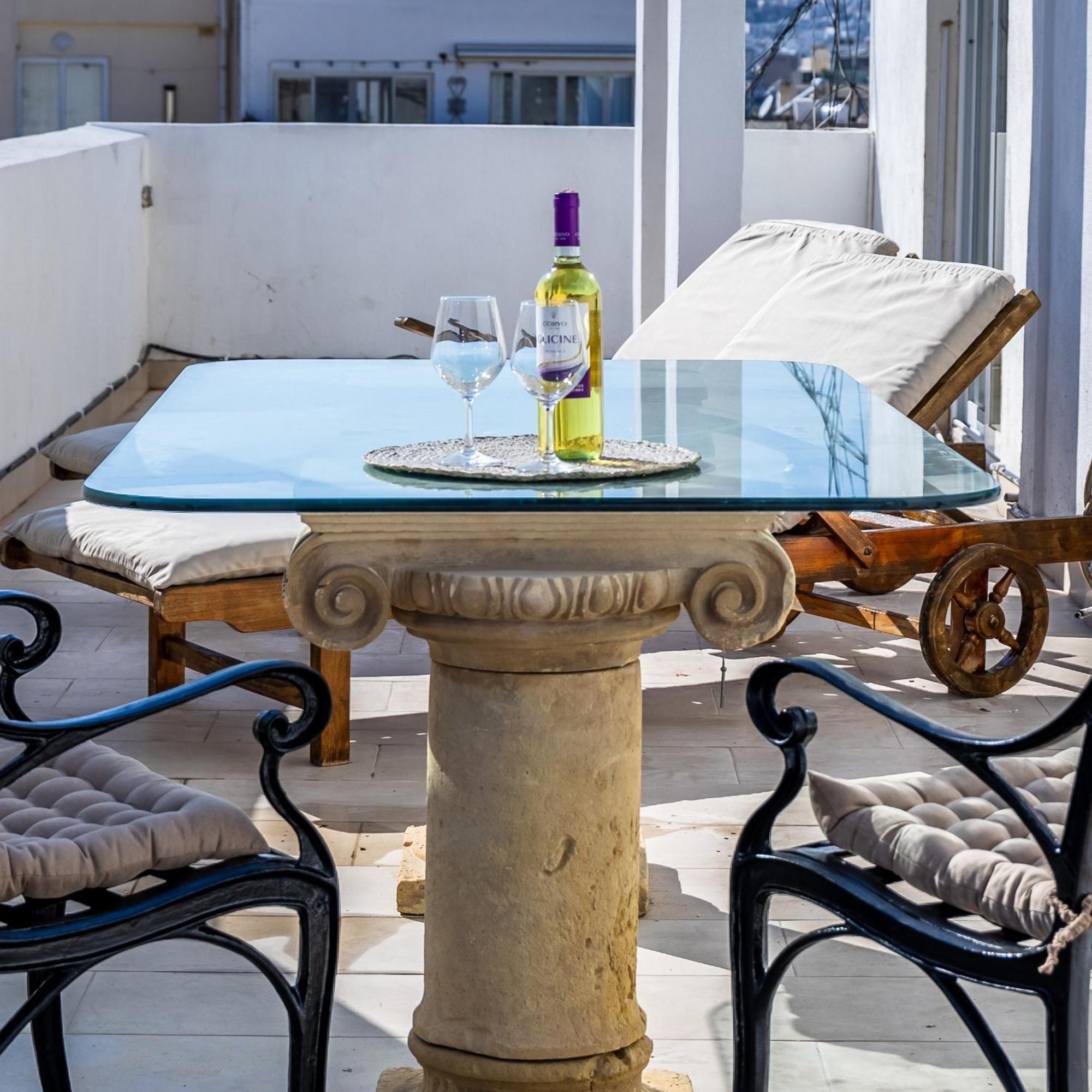 Appartamento Stunning - Seaview Penthouse 3-Bed + Parking Sliema Esterno foto